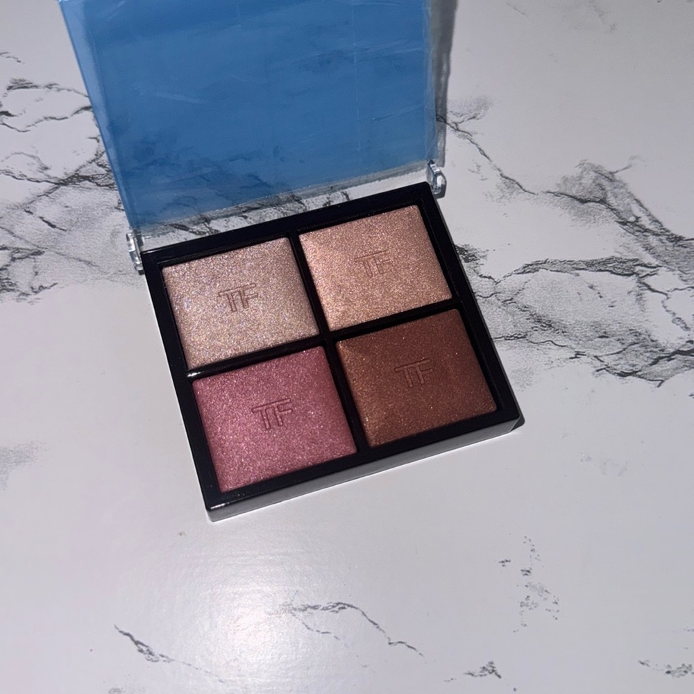 NWOB Tom Ford eyeshadow palette: Hazy Sensuality
Never used, no box
Sold in pan